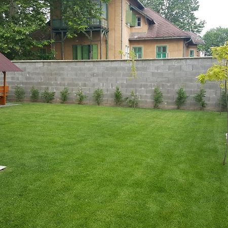 Balaton&Center Wellness Apartman Siofok Bagian luar foto