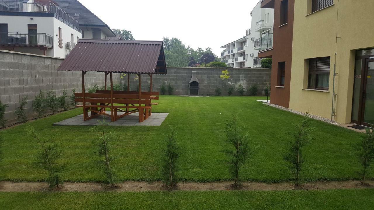 Balaton&Center Wellness Apartman Siofok Bagian luar foto